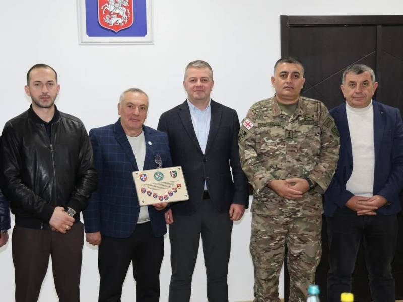 სამხარეო და ადგილობრივი ხელისუფლების ხელმძღვანელები საქართველოს თავდაცვის ძალების...